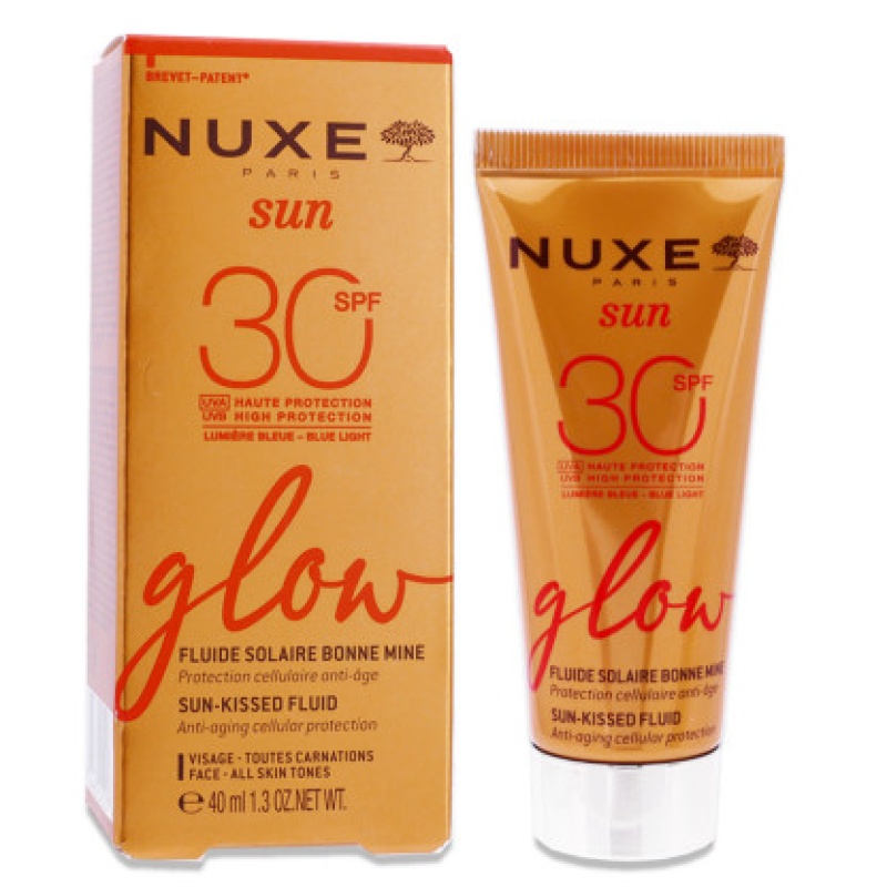 Αντηλιακή Λοσιόν Προσώπου Η αντηλιακή λοσιόν προσώπου Nuxe Sun SPF30 προσφέρει αποτελεσματική προστασία από τις βλαβερές ηλιακές ακτίνες.